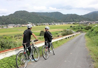 竹野町に広がる田園地帯（ククー提供）