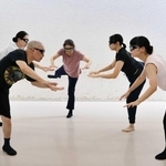 本番に向けて稽古に打ち込む出演者＝芦屋市呉川町