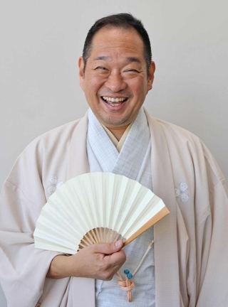 「時代に合わせて落語も変わっていかないと」と語る桂かい枝＝神戸市中央区東川崎町１