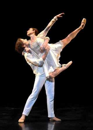 ２０２１年初演の「ベートーヴェン　交響曲『第５番』～運命」から（撮影・テス大阪）