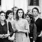 「ドマーニ！愛のことづて」の一場面（（Ｃ）２０２３　ＷＩＬＤＳＩＤＥ　Ｓ．ｒ．ｌ‐ＶＩＳＩＯＮ　ＤＩＳＴＲＩＢＵＴＩＯＮ　Ｓ．ｐ．Ａ）