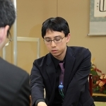 第２局で志田達哉八段に勝ち、対局を振り返る一力遼天元＝21日午後、札幌市厚別区、ホテルエミシア札幌