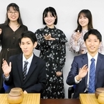 初の指導会に臨んだ「ＩＧＯＩＮＦＩＮＩＴＹ∞」のメンバー＝梅田囲碁サロン