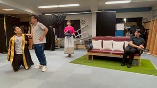 「病は気から」の稽古風景（劇団提供）