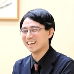 五冠達成を決め、笑顔を見せる一力遼四冠＝２１日午後、神戸市中央区波止場町、ホテルオークラ神戸