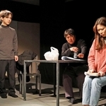 「再生」の稽古風景＝神戸市長田区二葉町５