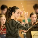 パリのちいさなオーケストラの一場面（（Ｃ）Ｅａｓｙ　Ｔｉｇｅｒ／Ｅｓｔｅｌｌｏ　Ｆｉｌｍｓ／Ｆｒａｎｃｅ　２　Ｃｉｎéｍａ）