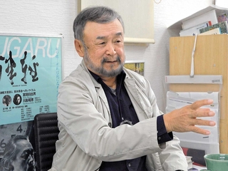 映画作りへの熱い思いを語る五十嵐匠監督＝さいたま市