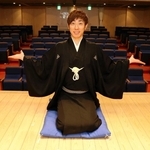 「新作落語の普及が著しい東京での学びを糧に個性で勝負したい」と話す桂三四郎＝神戸市兵庫区新開地２、神戸新開地・喜楽館