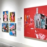 横尾忠則さんにまつわるキーワードを「辞書」に見立てて紹介する展示＝横尾忠則現代美術館