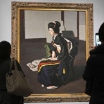 ９０年ぶりに「里帰り」した「日本髪の娘」＝神戸市立小磯記念美術館（撮影・大田将之）