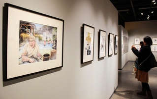 漫画「続テルマエ・ロマエ」などの原画が並ぶ＝京都市下京区、美術館「えき」ＫＹＯＴＯ