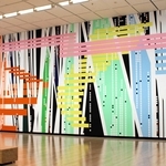 壁面に直接描かれた大作「スノーデン」＝大阪市北区、大阪中之島美術館