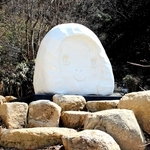 奈良美智さんの「ＰｅａｃｅＨｅａｄ」