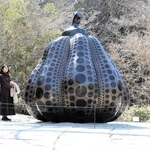 草間彌生さんの「南瓜」（２０１４年（Ｃ）ＹＡＹＯＩ　ＫＵＳＡＭＡ）