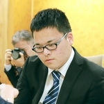 棋士編入試験の第３局を制した後、感想戦に臨む生垣寛人四段＝２７日、大阪府高槻市、関西将棋会館