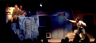 過去に上演された「鉛の兵隊」（Ｃ）唐組