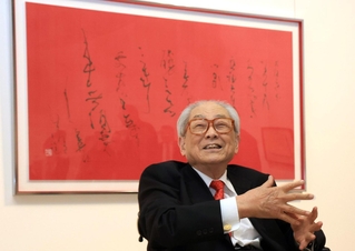 特別展の見どころなどを語る井茂圭洞さん＝１７日午後、神戸市東灘区向洋町中２（撮影・丸山桃奈）