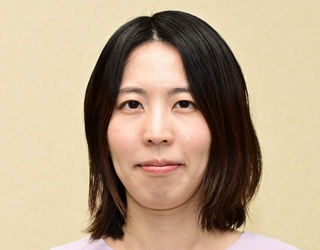 福間香奈女流王位