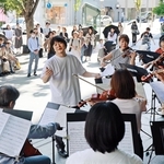 世界的指揮者・山田和樹さんも応援　存続危機の神戸市室内管、街中でPRのミニコンサート
