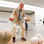 他者の視点、創意を触発　美術家・植松奎二が収集品と自作展示　神戸で企画展