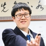 プロ入り後も豪快なスタイルを貫いての活躍を誓う平田董士初段＝大阪市北区、梅田囲碁センター
