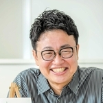 ＜著者に聞く＞橋本直さん　エッセー集「しゃシャリでてすみません」出版　日常へのツッコミと遊び心