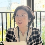 関西棋院第一位決定戦の終了について、関西囲碁将棋記者クラブの月例会で説明する同棋院の榊原史子常務理事＝２４日、大阪府内