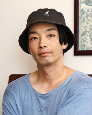 ｄＢとの関わりを振り返る森山未來さん＝神戸市内