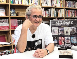 映画作りへの思いを語る山賀博之監督＝丹波市