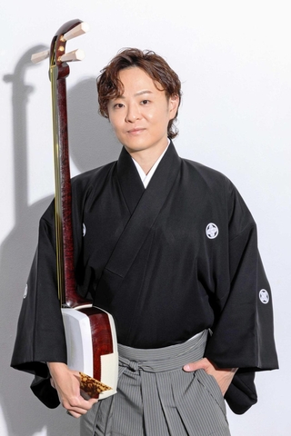 津軽三味線奏者の浅野祥