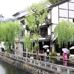 趣のある街並みが人気の城崎温泉。外湯や旅館が並ぶ通りの散策も楽しい＝豊岡市城崎町湯島
