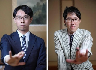 一力遼天元（左）と井山裕太碁聖