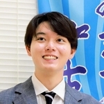 将棋の第１６期加古川青流戦で優勝した小窪碧（こくぼ・あお）四段＝加古川市内
