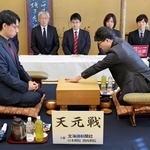 囲碁第52期天元戦、第2局　井山打ち込んで火花、一力と右辺で攻防