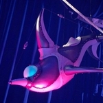 イルカをモチーフにした作品「ＤＯＬＰＨＩＮ」（（Ｃ）ＷＥＬＬ　ＳＴＯＮＥ　ＶＯＩＣＥ）