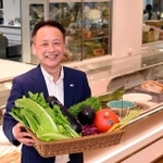 「野菜や素材へのこだわりが商品力の源泉」と語るロック・フィールドの古塚孝志社長＝神戸市東灘区魚崎浜町（撮影・中西幸大）