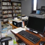 内橋克人さんの書斎。たゆまぬ努力で取材と思索を重ね、膨大な著作を世に出した＝２０２２年７月３１日、神奈川県鎌倉市
