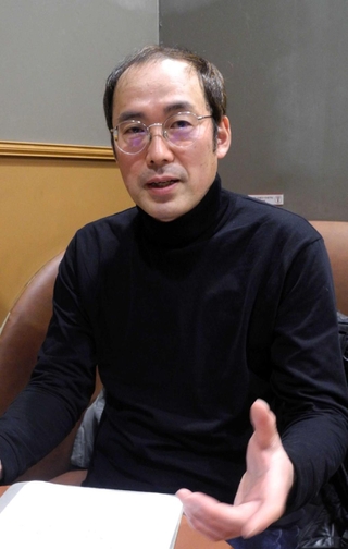 「市場原理主義が徹底していて絶対にぶれずに規制改革をやる。そんな財界人が重用された」と話す佐々木実さん＝東京都千代田区