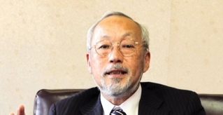 抱負を語る三木商工会議所の広田篤生会頭＝三木市本町２、同商議所