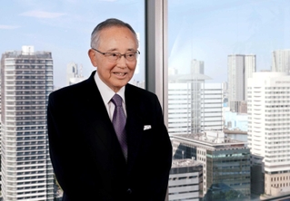 「胴上げの回数はよく覚えていないけど、いいものですね。うれしかった」。自身のオフィスで、控えめに語る宮内義彦氏＝東京都港区（撮影・大森　武）
