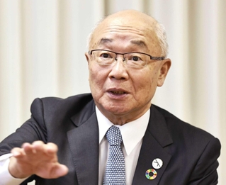 「県民銀行の理念は脈々と引き継がれている」と話す服部博明会長＝神戸市中央区三宮町、みなと銀行（撮影・長嶺麻子）