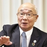 「県民銀行の理念は脈々と引き継がれている」と話す服部博明会長＝神戸市中央区三宮町、みなと銀行（撮影・長嶺麻子）
