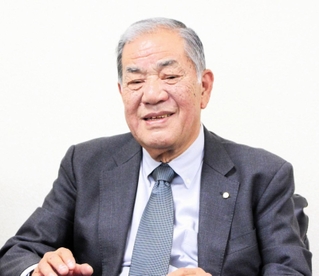 地域経済の現状を語るたつの市商工会の木津眞人会長＝たつの市揖保川町原