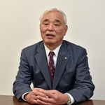 地元経済について語る佐用町商工会の井口覚会長＝兵庫県佐用町佐用