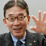 人口減が進む関西で「顧客を『深掘り』してシェアを拡大する」と戦略を語るエイチ・ツー・オーリテイリングの荒木直也社長＝大阪市北区（撮影・笠原次郎）