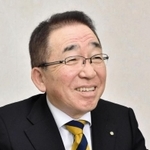 地域経済を語る淡路市商工会の津田豊会長＝淡路市志筑新島、淡路市商工会館