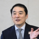 インタビューに応じるりそな銀行の岩永省一社長＝大阪市中央区備後町２、同行本店