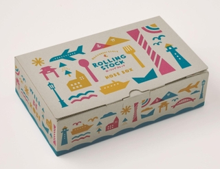 「備蓄でお守りＫＯＢＥ　ＢＯＸ」の外装（フェリシモ提供）