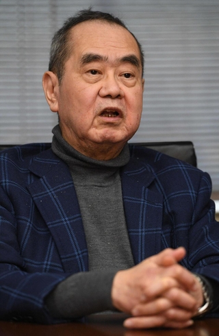 「阪神・淡路復興委員会の方向性から全て下河辺さんの頭に入っていた」と話す御厨貴さん＝東京都港区台場２（撮影・佐々木彰尚）